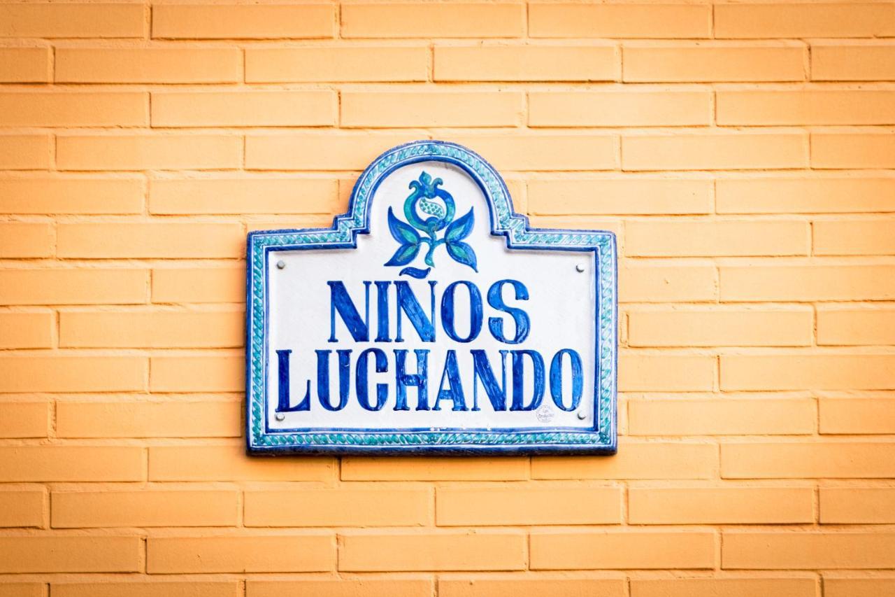 Ninos Luchando Granada Esterno foto